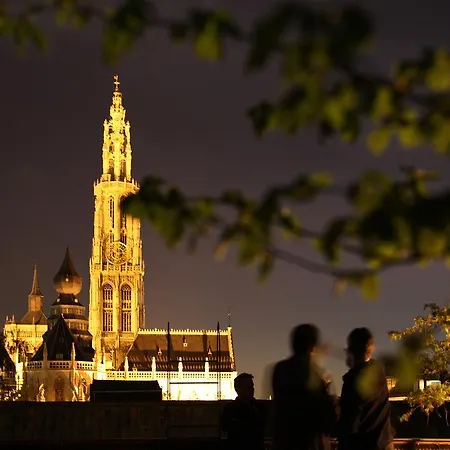 Julien Otel Anvers